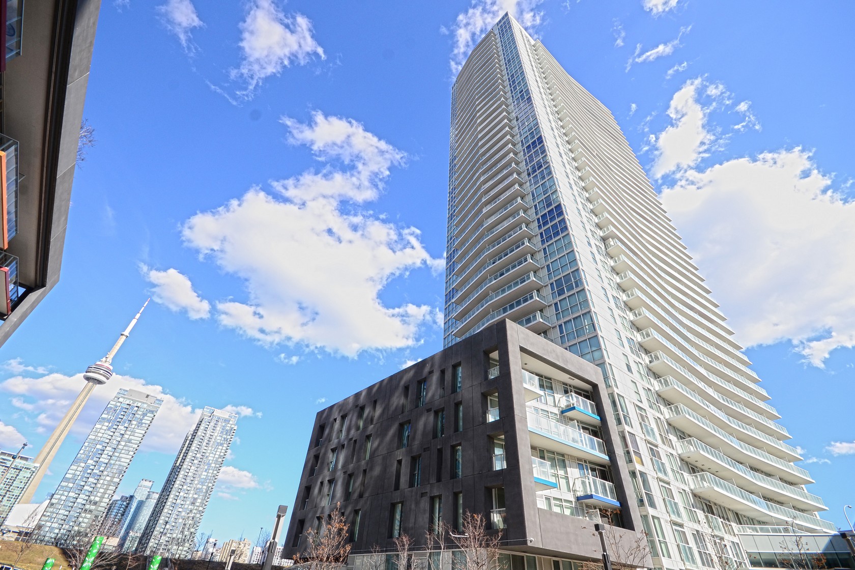 75 Queens Wharf Road, Toronto, ON M5V 0J8 - 2
