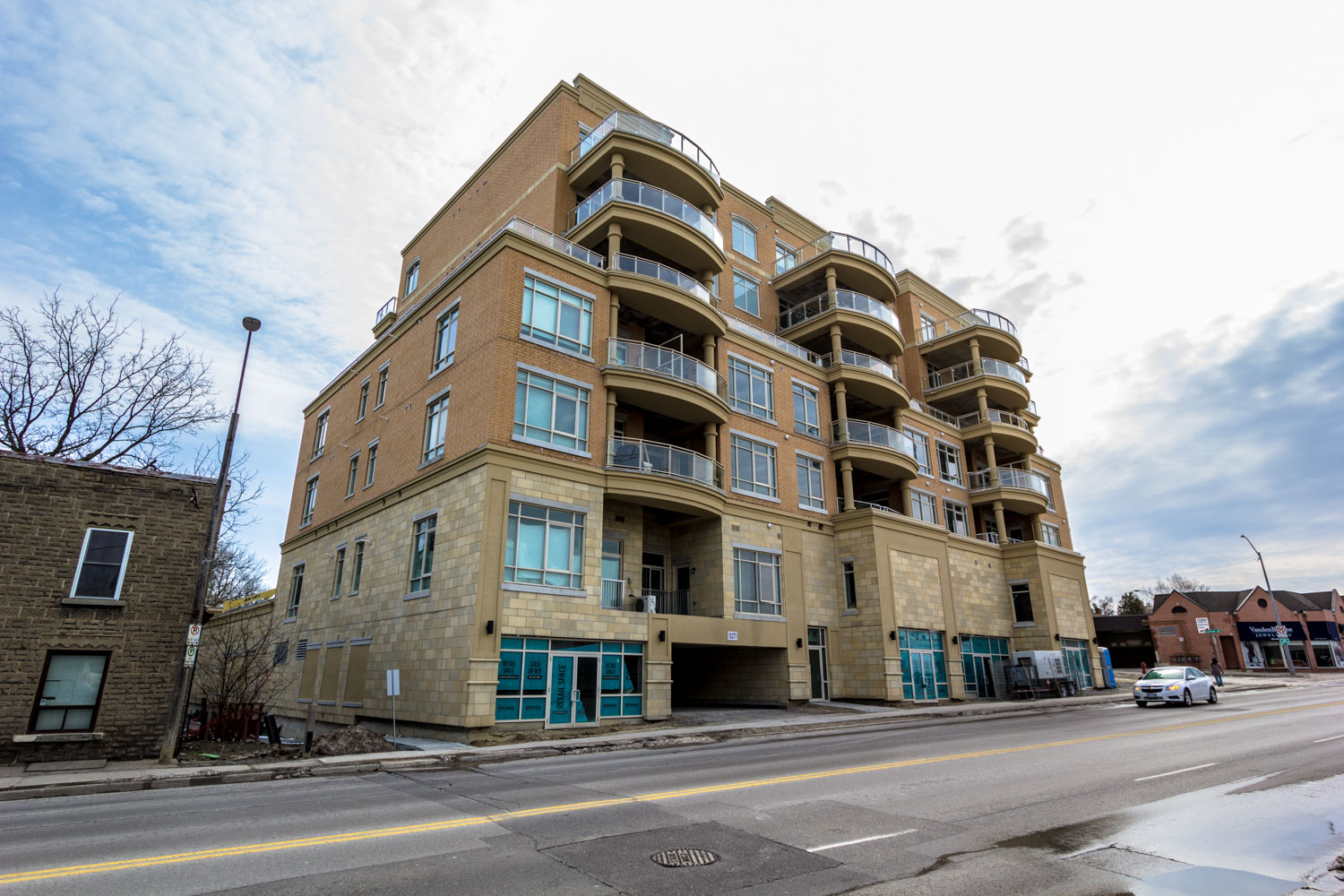 15277 Yonge Street, Aurora, ON L4G 1Y3 - 2