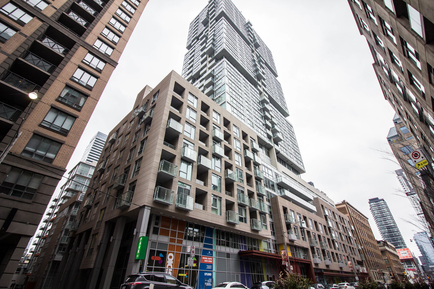 30 Nelson Street, Toronto, ON M5V 0H5
