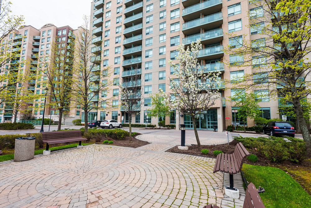 39 Oneida Crescent, Richmond Hill, ON L4B 4T9 - 2