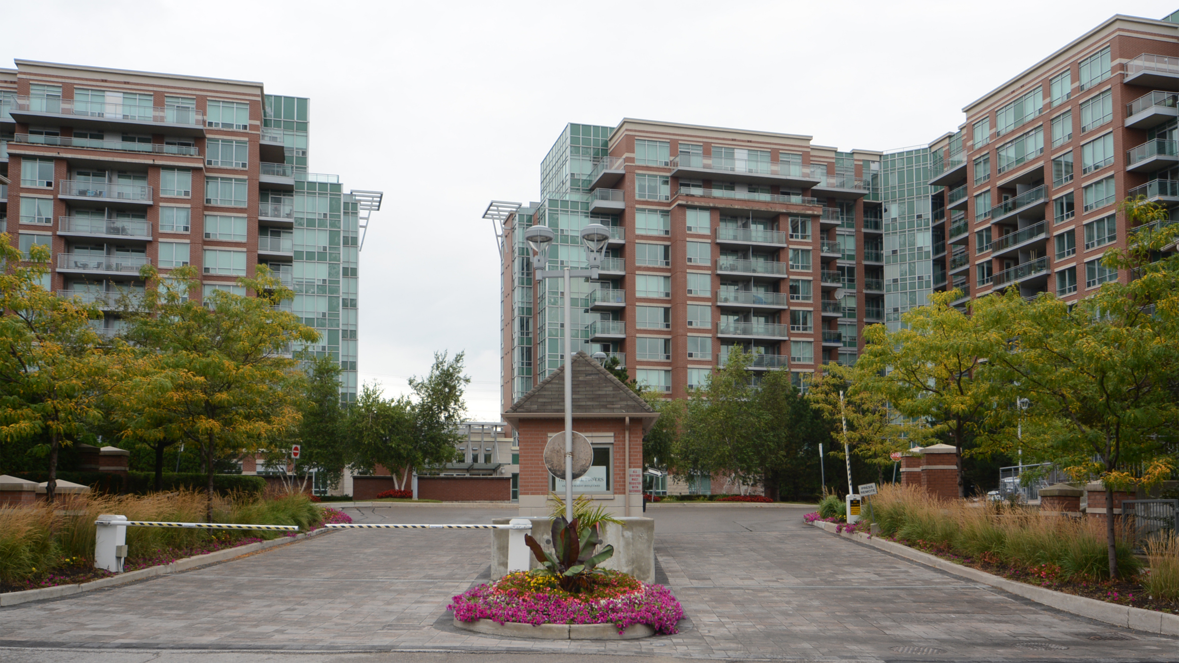 62 Suncrest Blvd, Markham, ON L3T 7Y6 - 2