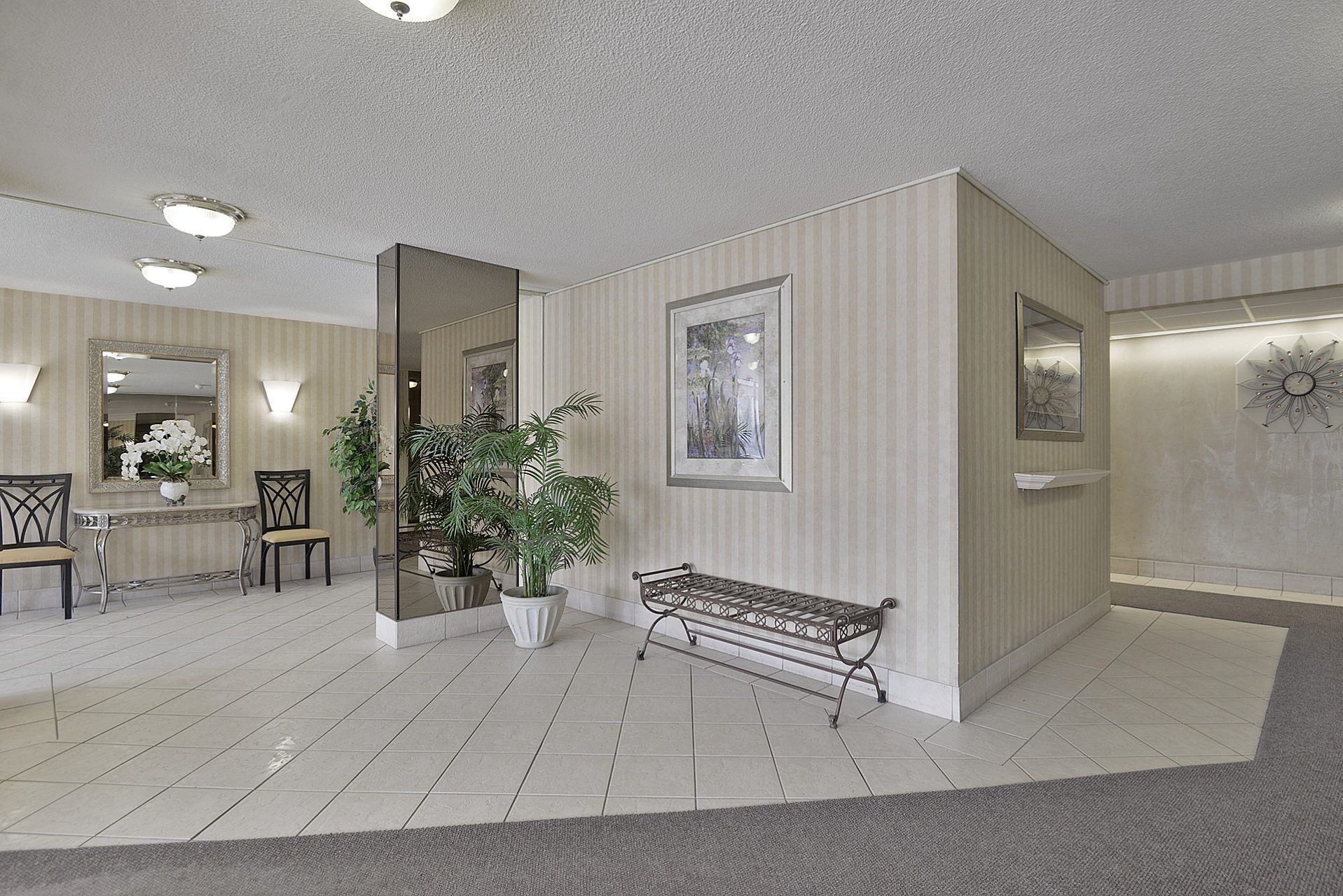 18 Knightsbridge Road, Brampton, ON L6T 3X5 - 3