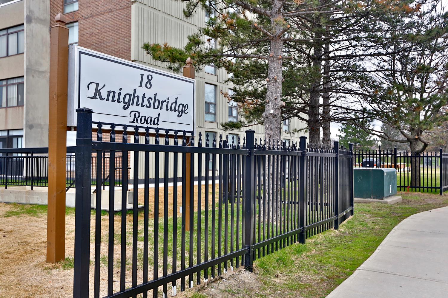 18 Knightsbridge Road, Brampton, ON L6T 3X5 - 6