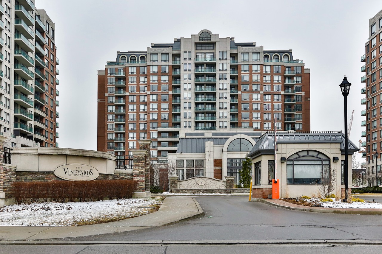 330 Red Maple Road, Richmond Hill, ON L4C 0T6 - 2