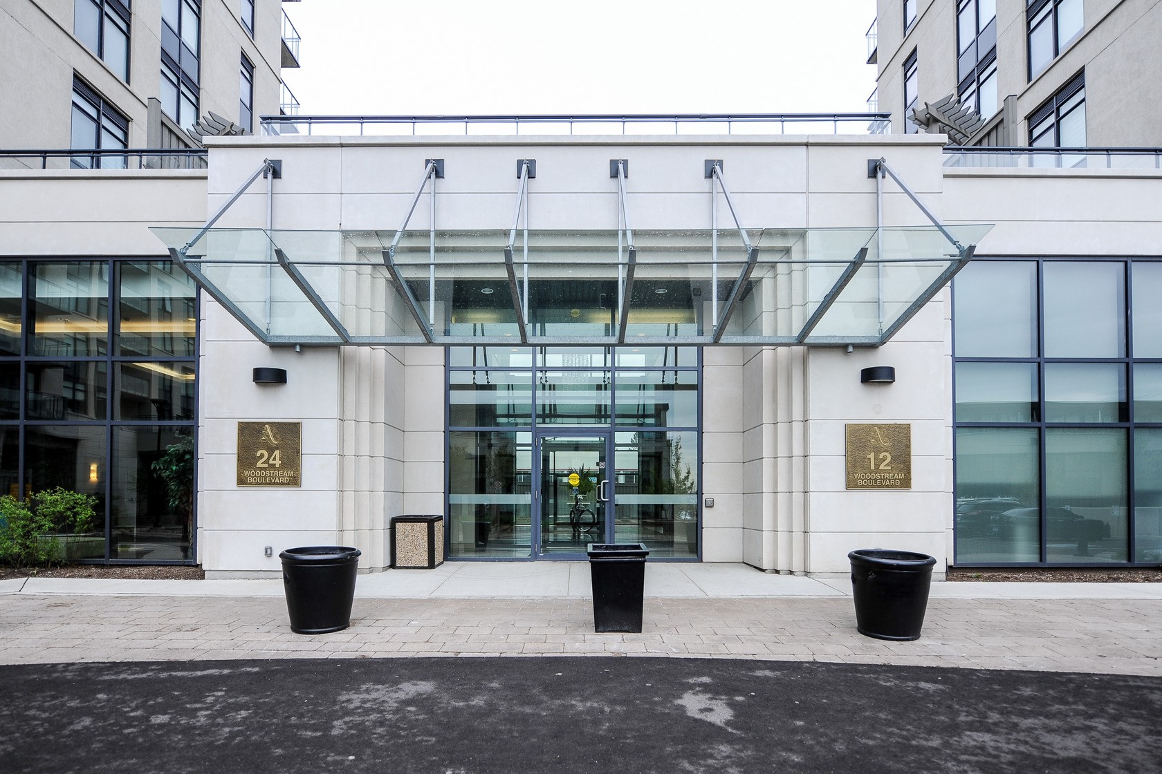 12 Woodstream Boulevard, Vaughan, ON L4L 8C3 - 4