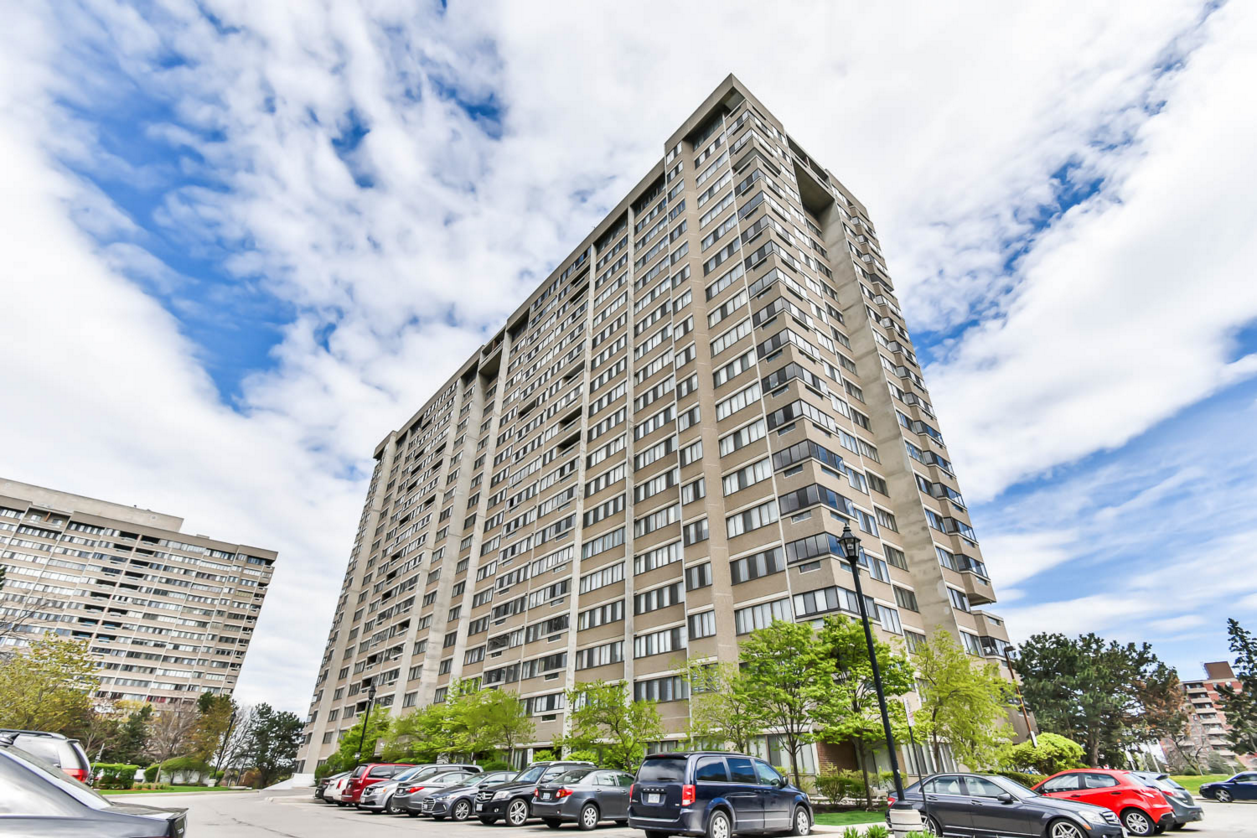 50 Elm Drive East, Mississauga, ON L5A 3X2