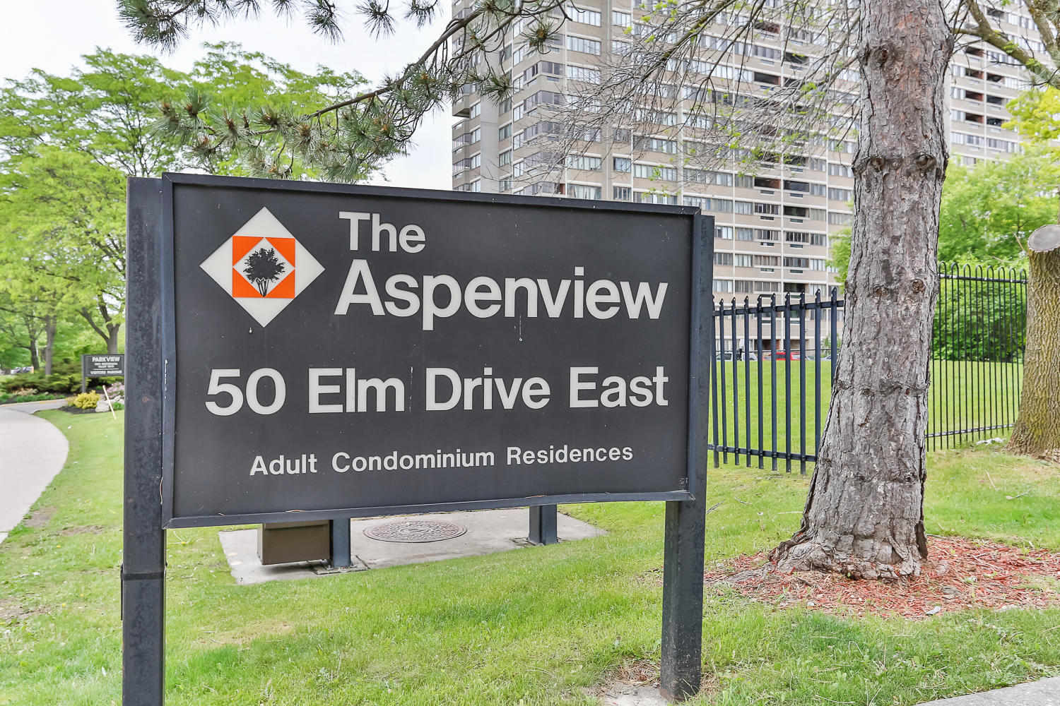 50 Elm Drive East, Mississauga, ON L5A 3X2 - 3