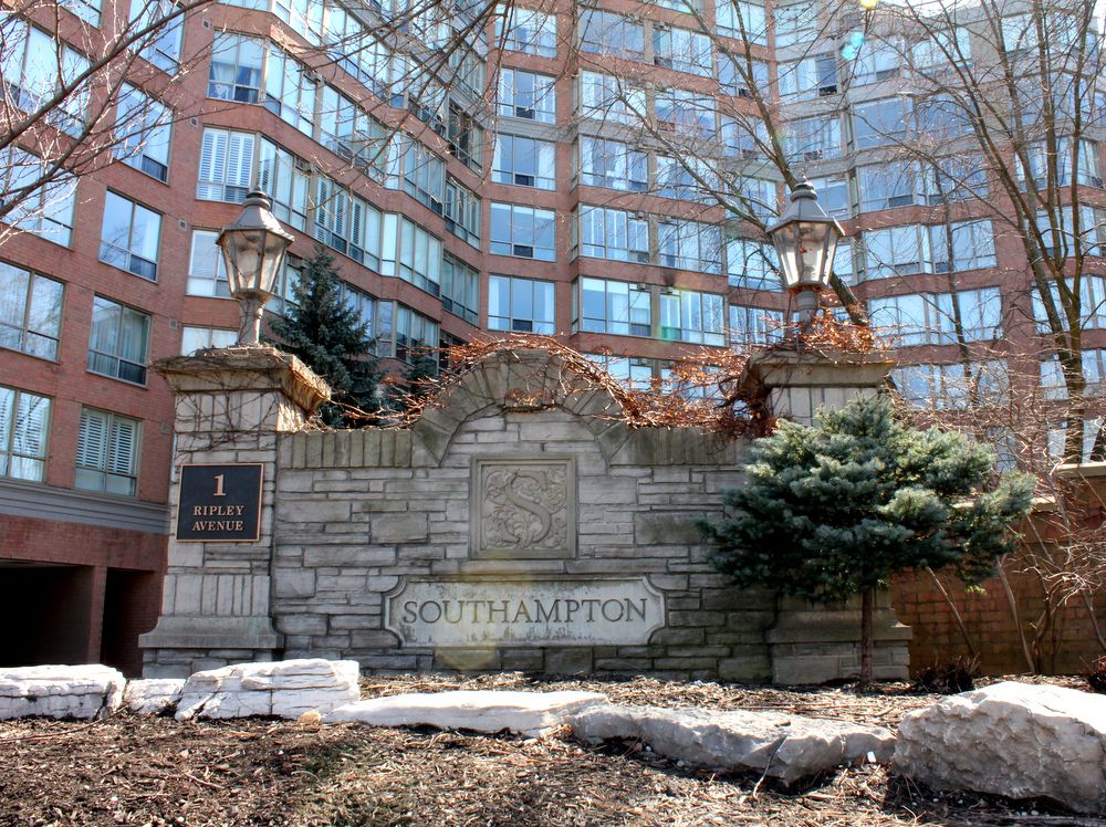 1 Ripley Avenue, Toronto, ON M6S 4Z6 - 4