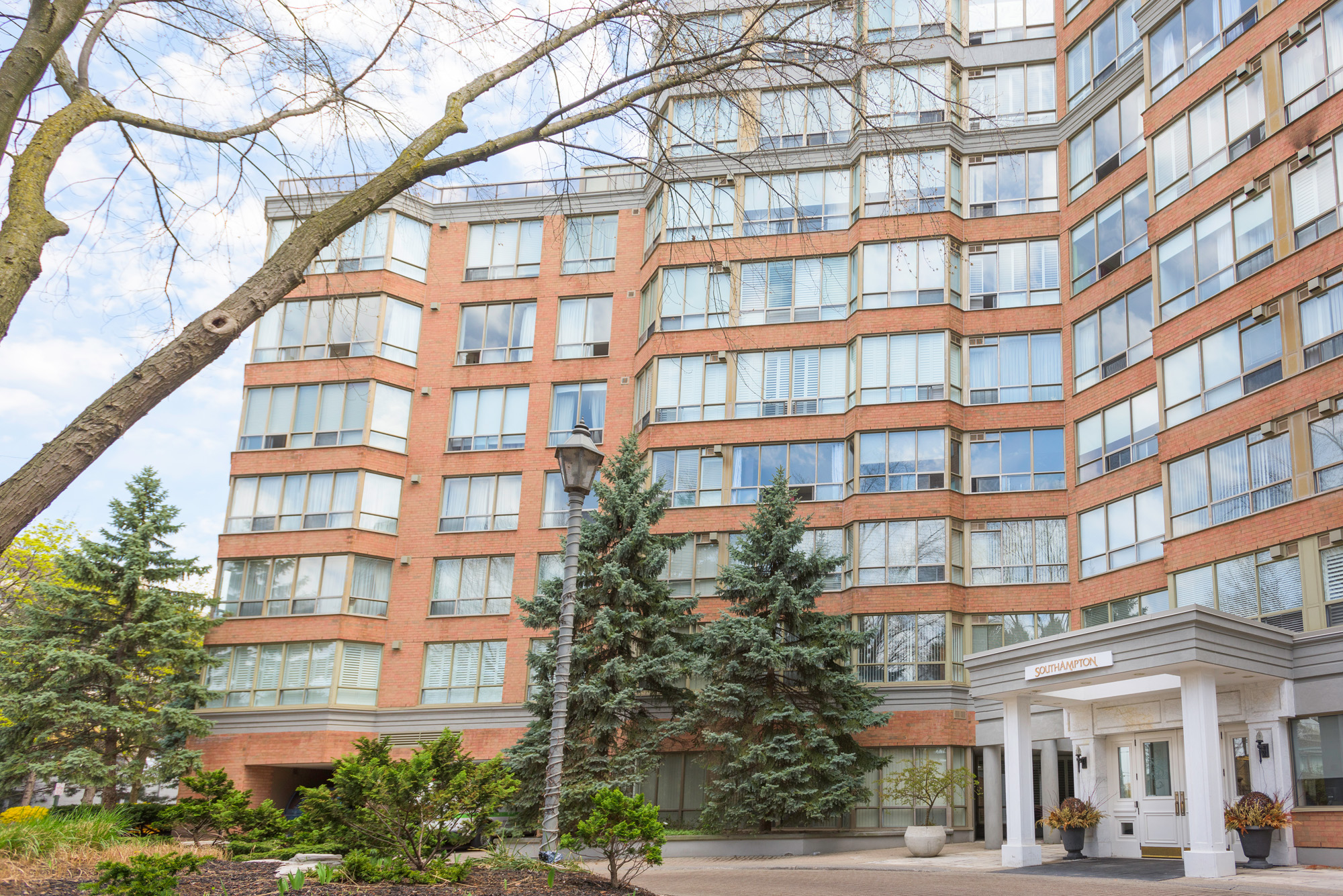 1 Ripley Avenue, Toronto, ON M6S 4Z6 - 3