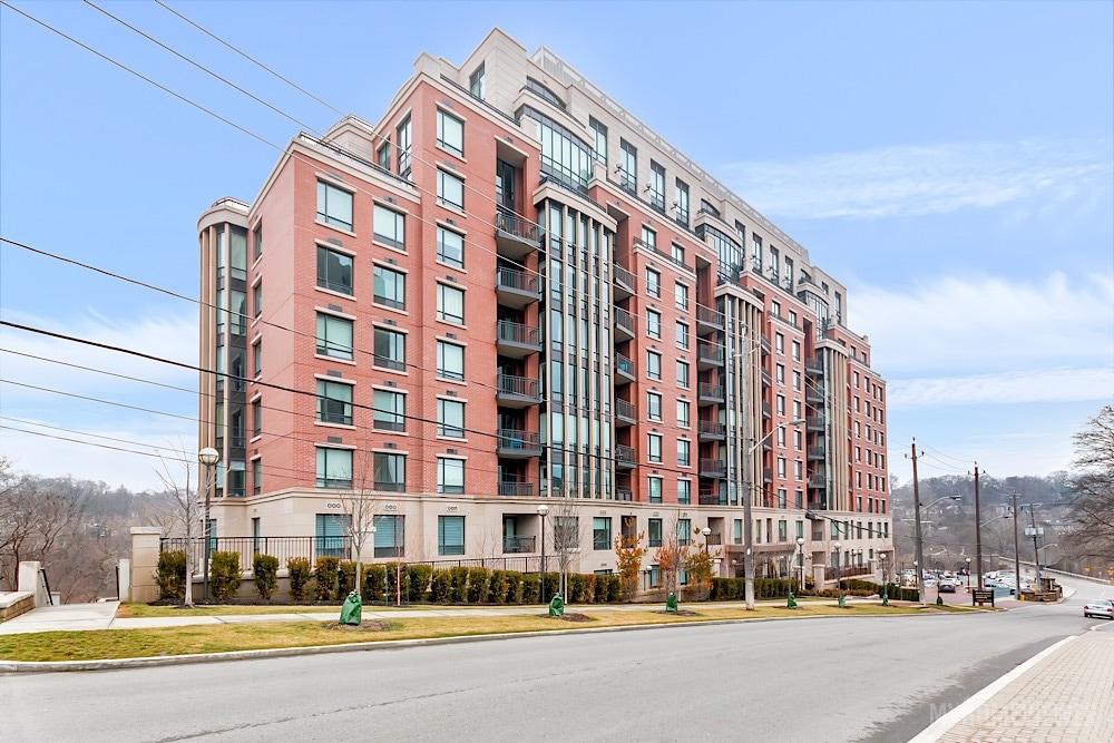 30 Old Mill Road, Toronto, ON M8X 0A5