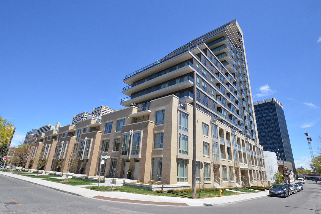 60 Berwick Avenue, Toronto, ON M5P 0A3