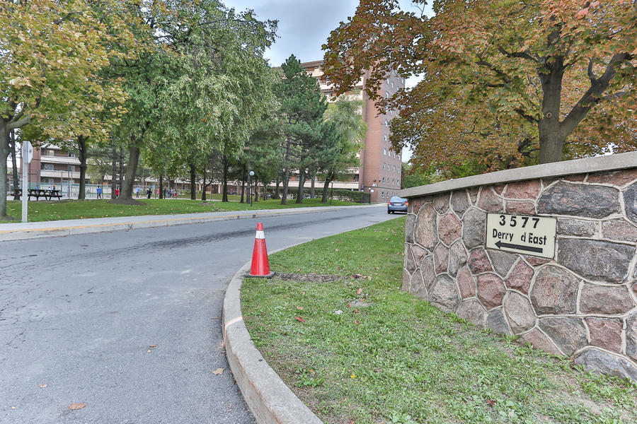 3577 Derry Road East, Mississauga, ON L4T 1B3 - 4