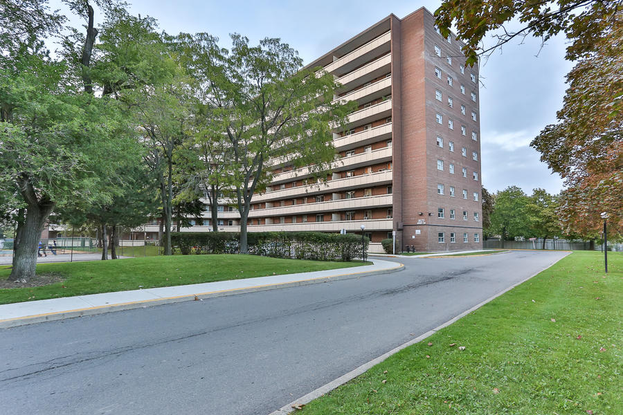 3577 Derry Road East, Mississauga, ON L4T 1B3 - 3
