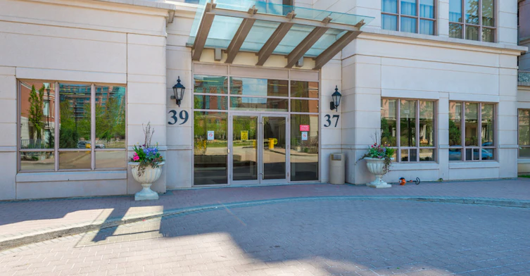 39 Galleria Parkway, Markham, ON L3T 0A6 - 3