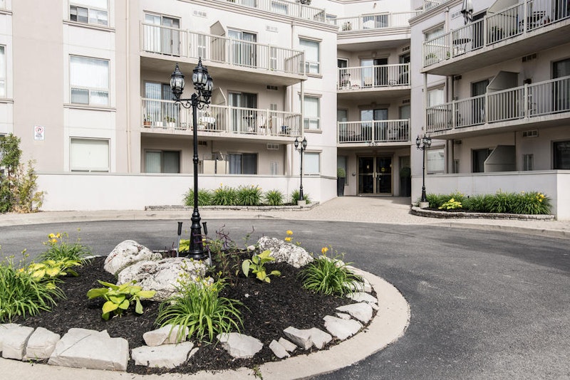 250 Pine Grove Road, 250 Pine Grove Road Vaughan, ON REW