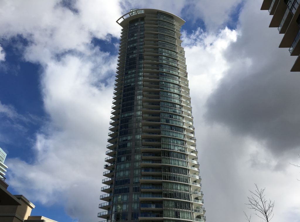 2008 Rosser Avenue, Burnaby, BC V5C 0H8