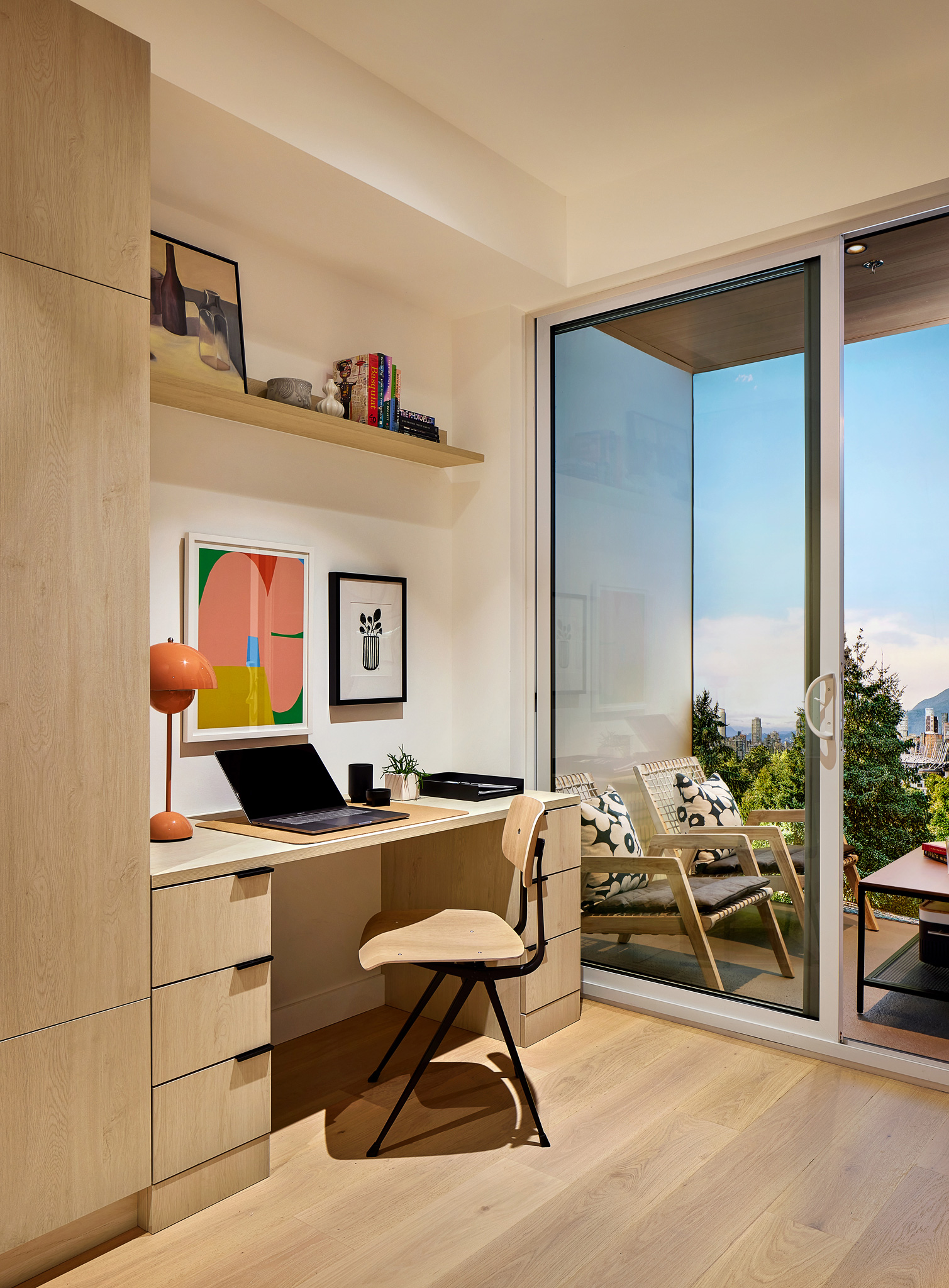 471 East Broadway , Vancouver, BC V5T 1W9 - 9