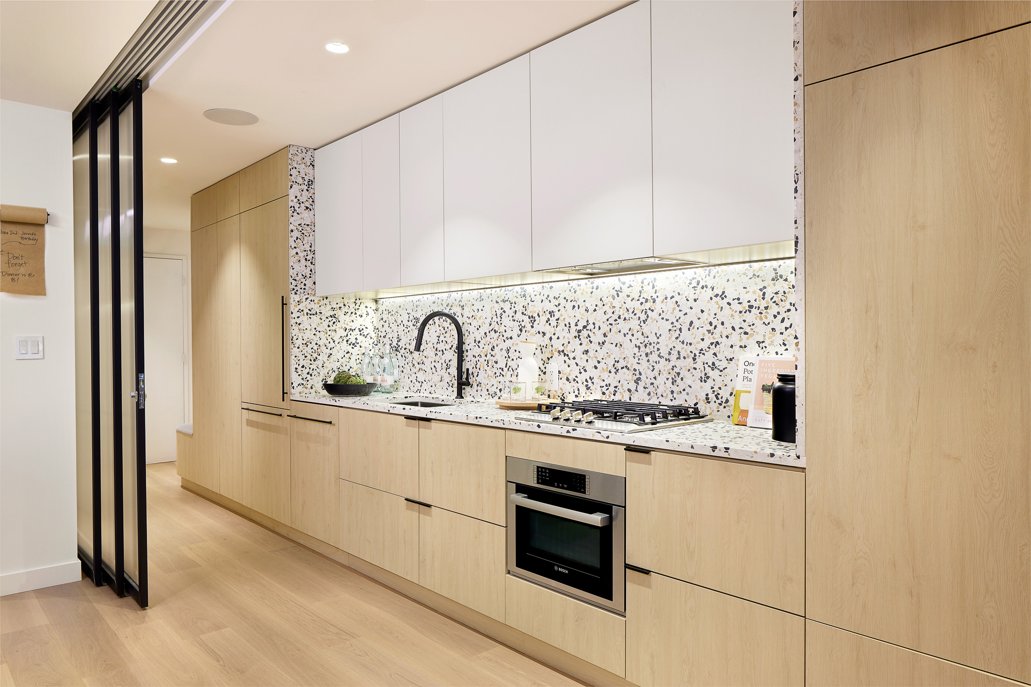 471 East Broadway , Vancouver, BC V5T 1W9 - 2