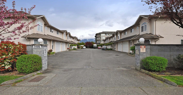 9486 Woodbine Street, Chilliwack, BC V2P 5S4