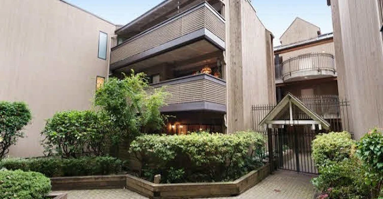3191 Mountain Highway, North Vancouver, BC V7K 2H4