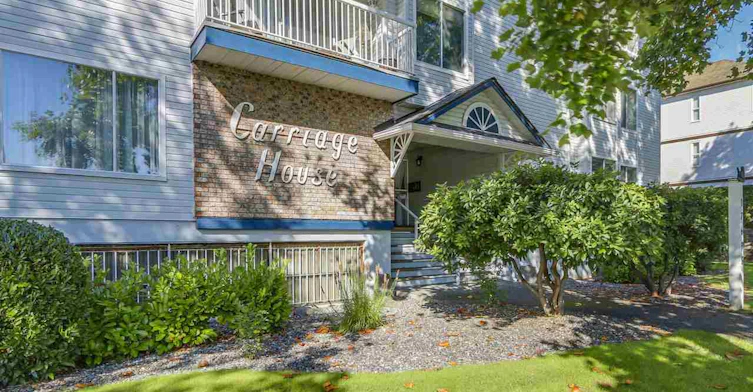 17695 58 Avenue, Surrey, BC V3S 1L5