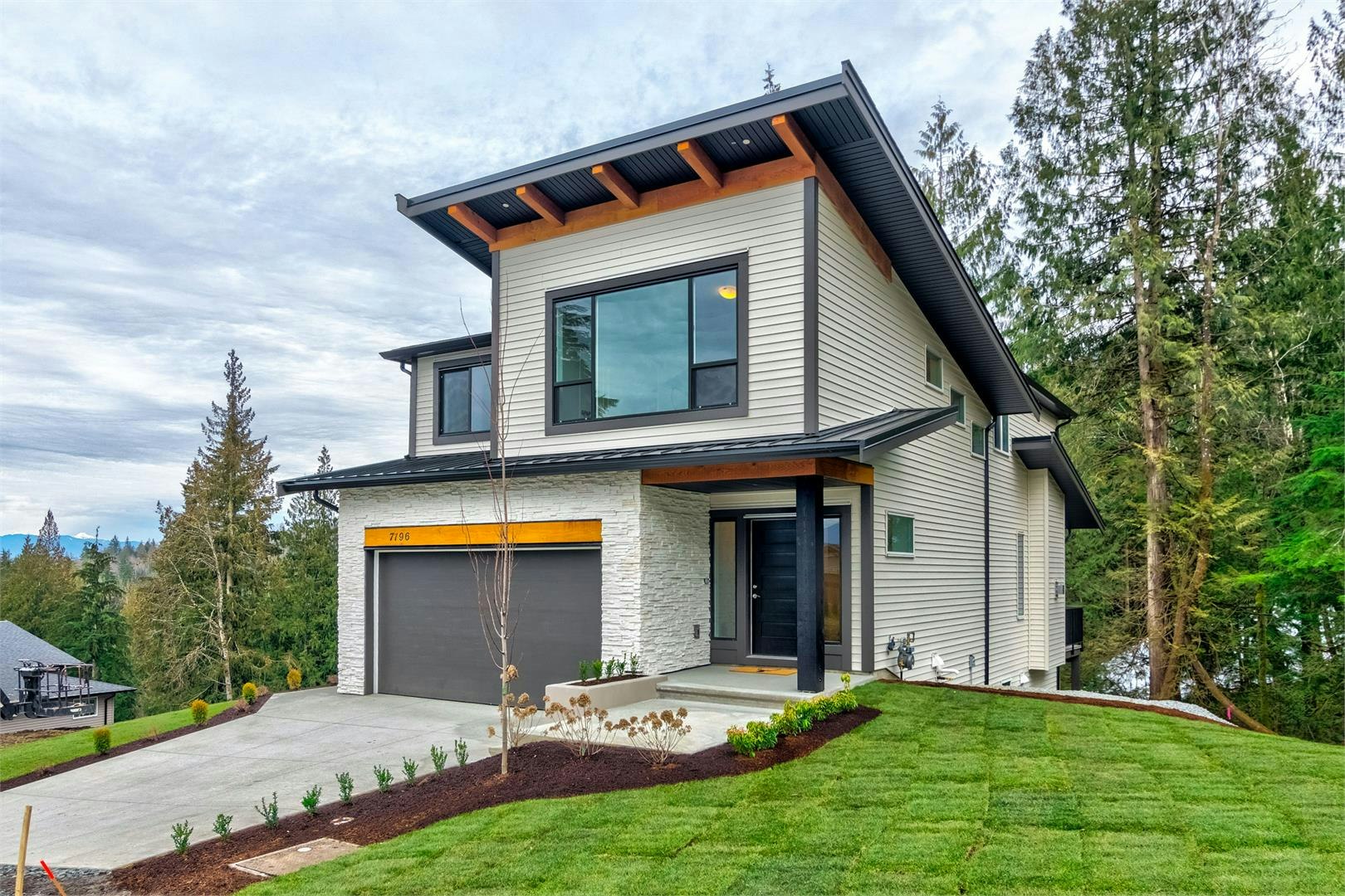 Tahoma Place, Chilliwack, BC - 2