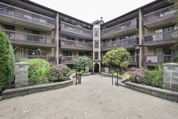 9847 Manchester Drive, Burnaby, BC V3N 4P4