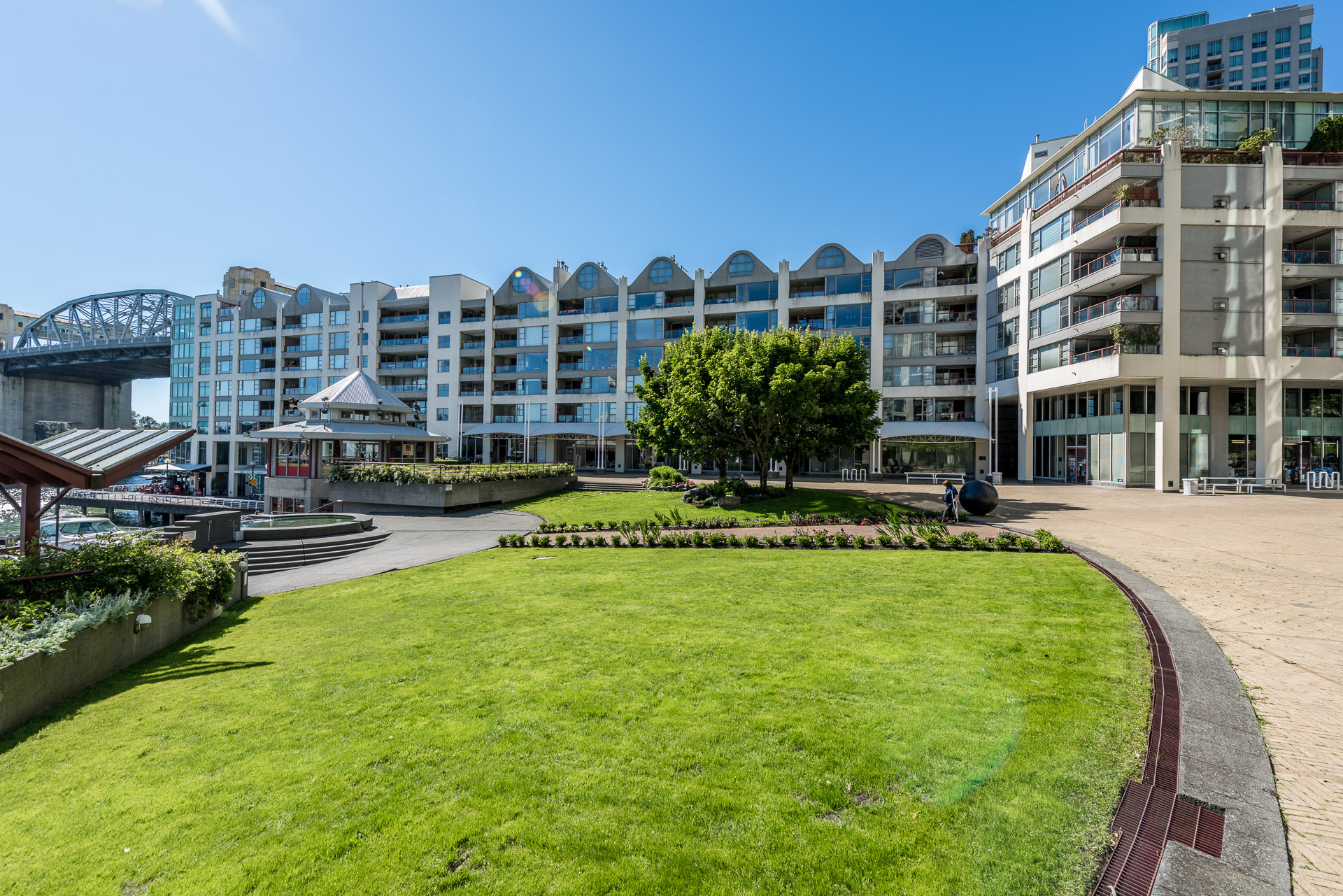 990 Beach Avenue, Vancouver, BC V6Z 2N9 - 2