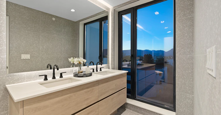 541 East 6th Avenue, Vancouver, BC V5T 1K9 - 9