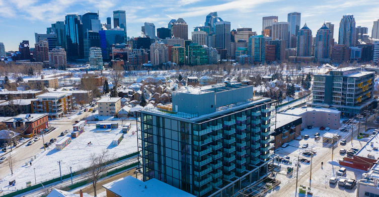 327 9A Street Northwest, Calgary, AB - 2