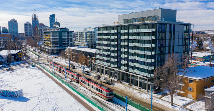 327 9A Street Northwest, Calgary, AB