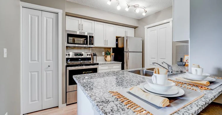 1510 Watt Drive Southwest, Edmonton, AB - 2
