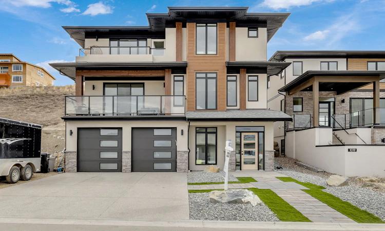 Sarsons Drive & Sarsons Road