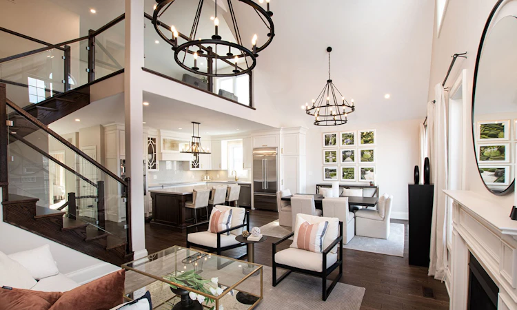 425 King Street East