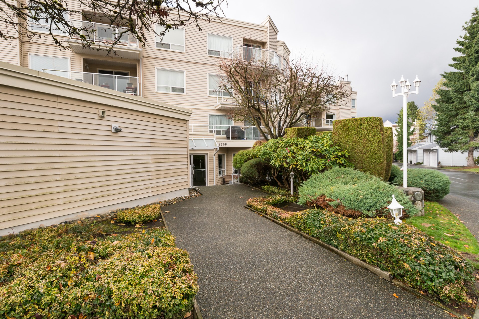 9295 122 Street, Surrey, BC V3V 4L4 - 3