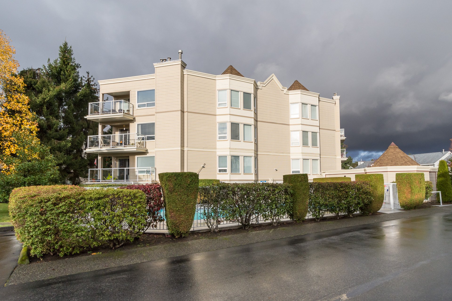 9295 122 Street, Surrey, BC V3V 4L4