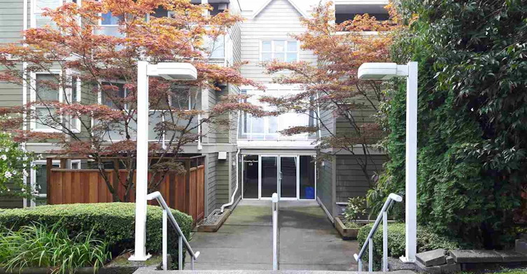 518 Thirteenth Street, New Westminster, BC V3M 4L9