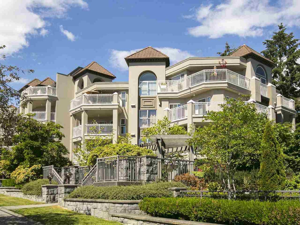 Kingsgate, 519 Twelfth Street New Westminster, BC REW