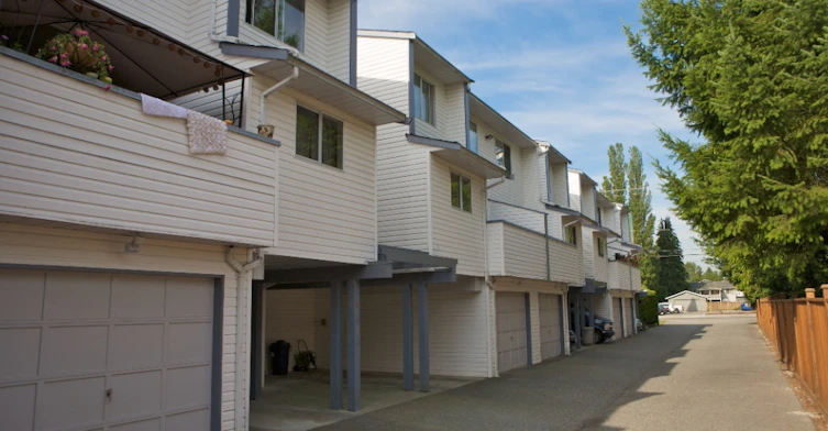 3410 Coast Meridian Road, Port Coquitlam, BC V3B 6X4 - 3