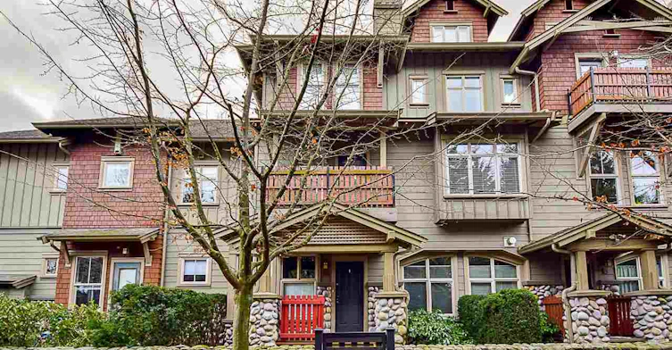 15 Sixth Avenue, New Westminster, BC V3L 1T1