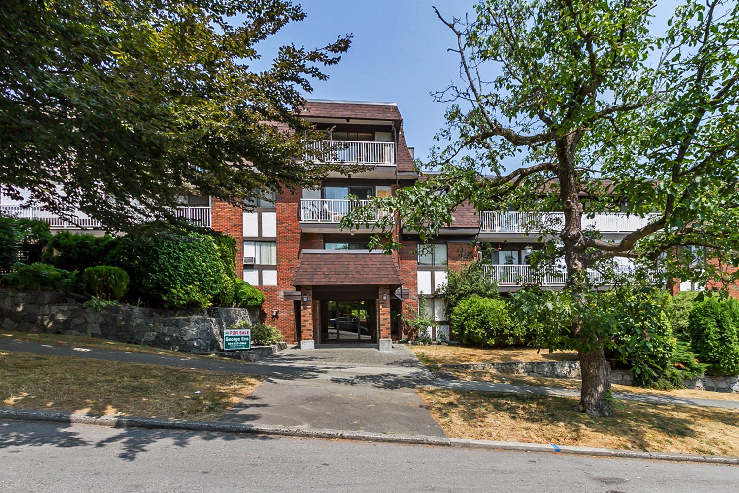 331 Knox Street, New Westminster, BC V3L 3N4