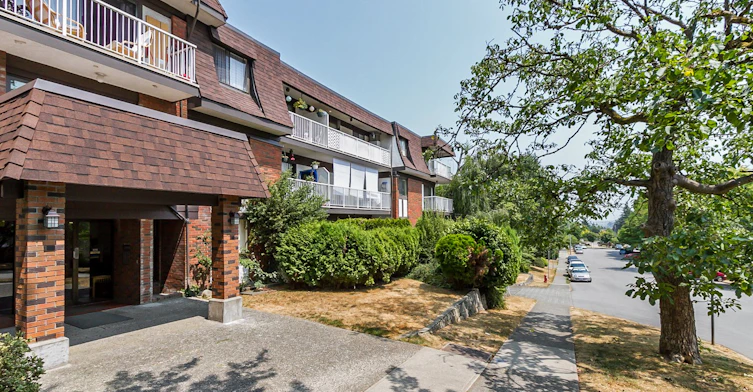 331 Knox Street, New Westminster, BC V3L 3N4 - 2