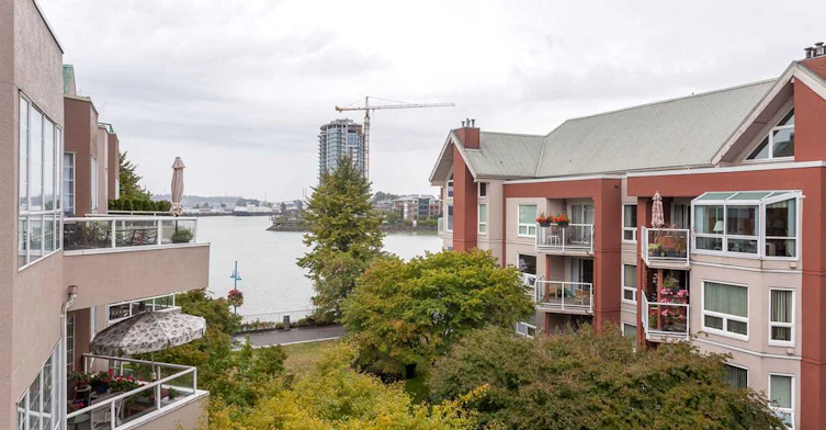 1150 Quayside Drive, New Westminster, BC V3M 6E1