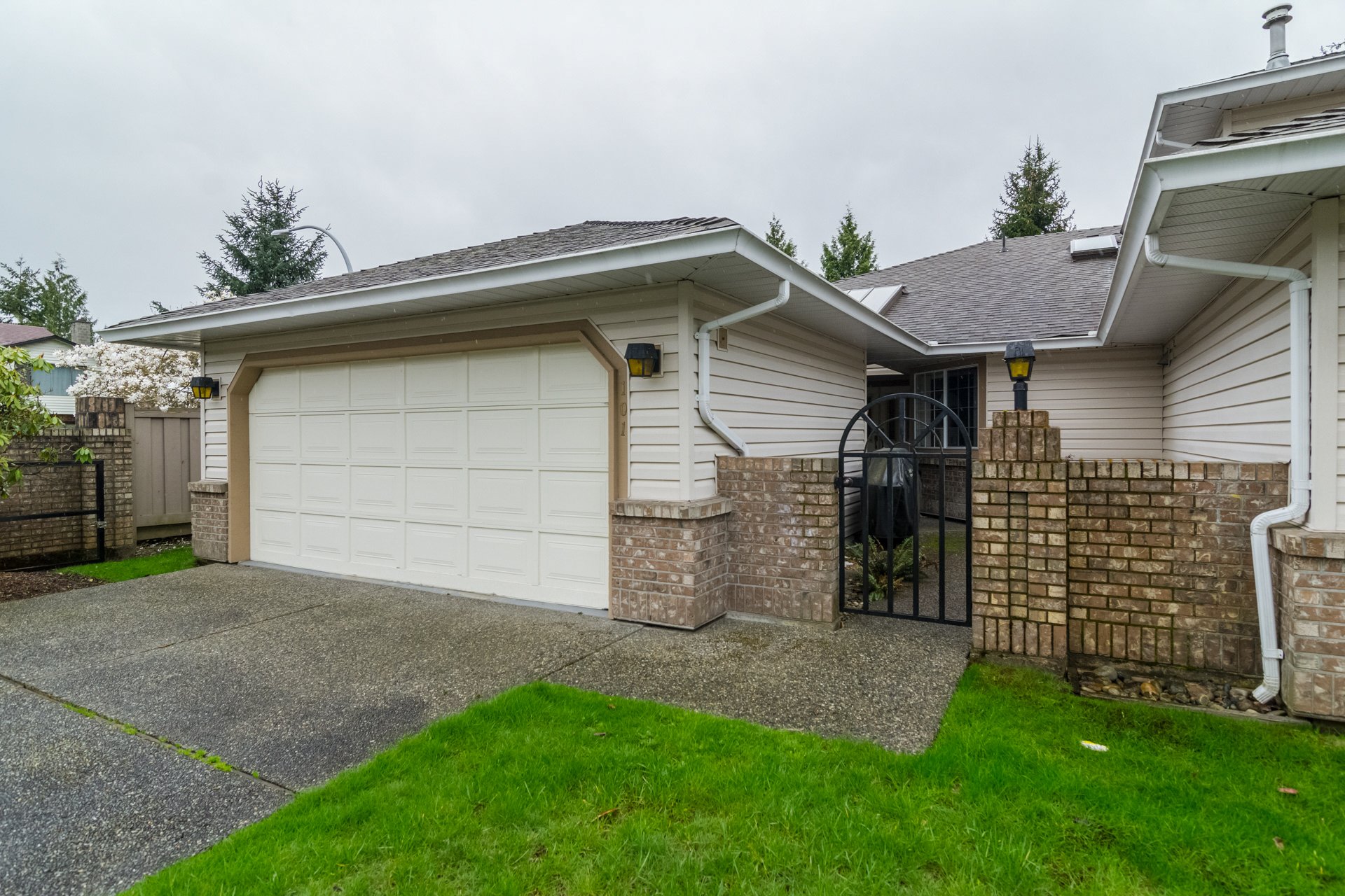 9715 148A Street, Surrey, BC V3R 9N9 - 4