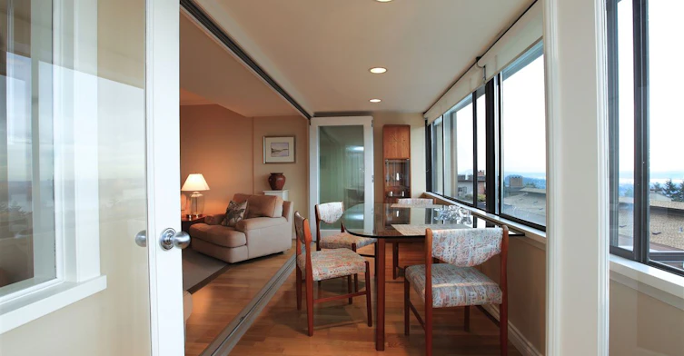 2212 Folkestone Way, West Vancouver, BC V7S 2X7