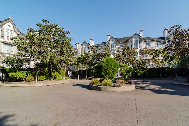 Sherwood Green, 9979 140 Street Surrey, BC REW