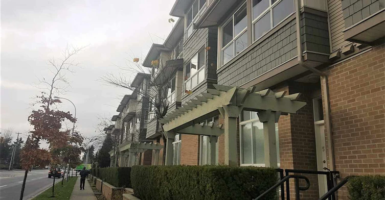 15353 100 Avenue, Surrey, BC V3R 3S6