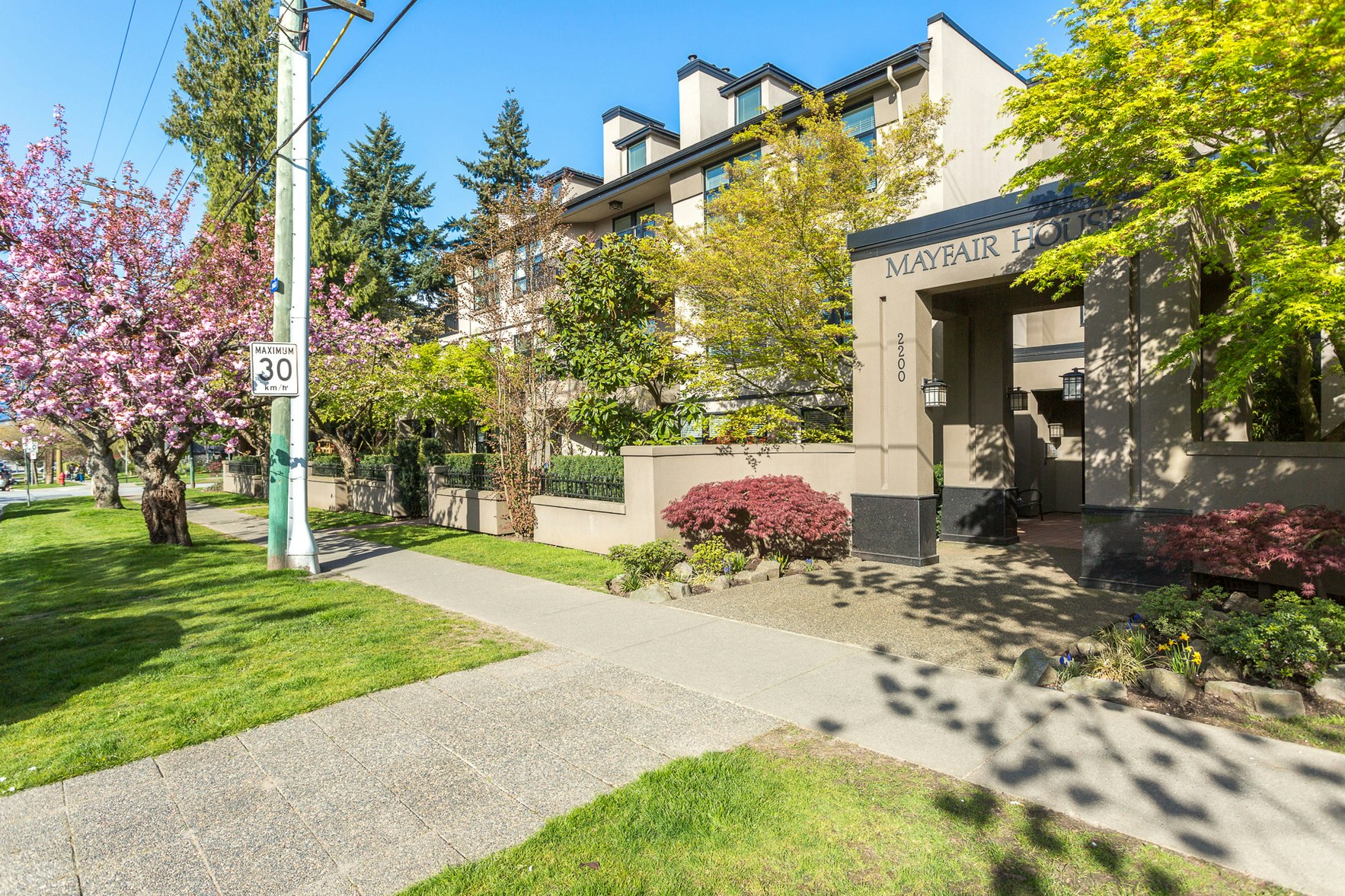 2200 Highbury Street, Vancouver, BC V6R 4N8 - 4