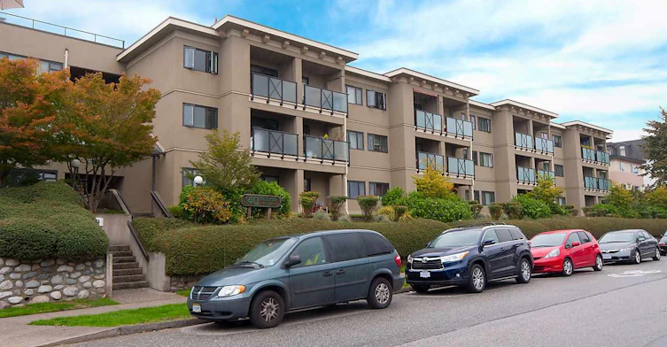 140 4th Street East, North Vancouver, BC V7L 4R1