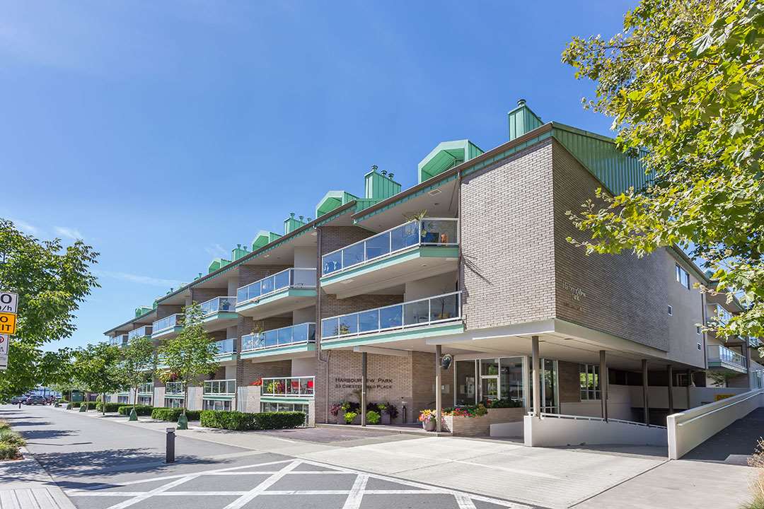 Harbourview Park, 33 Chesterfield Place North Vancouver, BC - REW